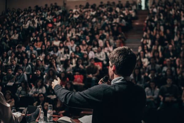 Bien se préparer pour un discours en public