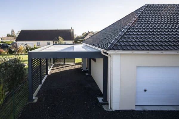 Bien protéger ma voiture : les avantages du carport